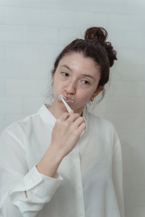 Nighttime teeth brushing routine — a key step in rebuilding your oral microbiome